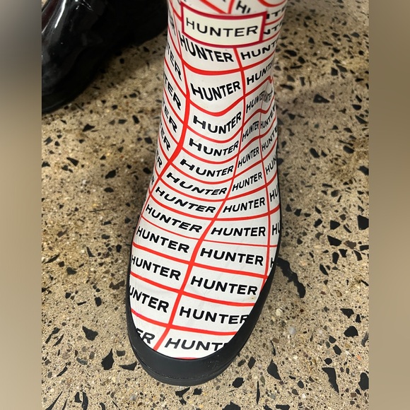HUNTER LOGO RAIN BOOTS -size 9 - Picture 5 of 6